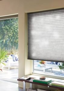 Hunter-Douglas-PowerView&reg;-Motorization-1-211x300 